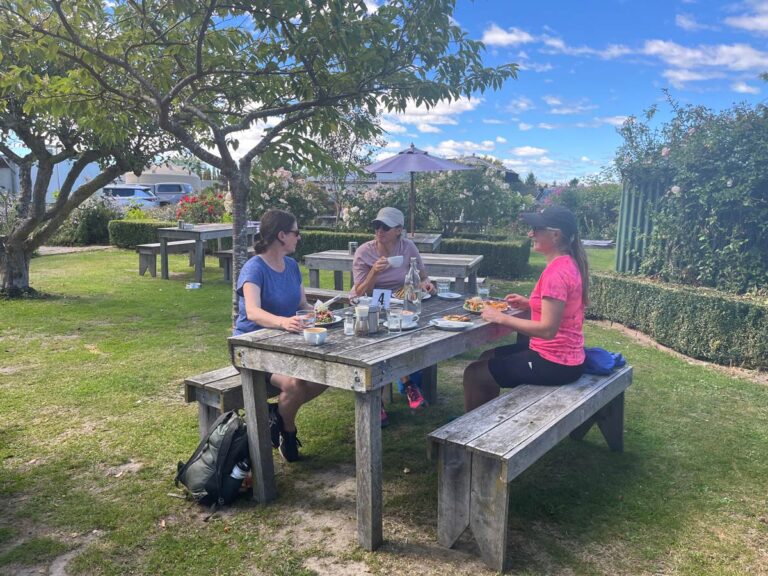 Middlemarch-Kissing-Gate-Cafe-Local-Dining-3