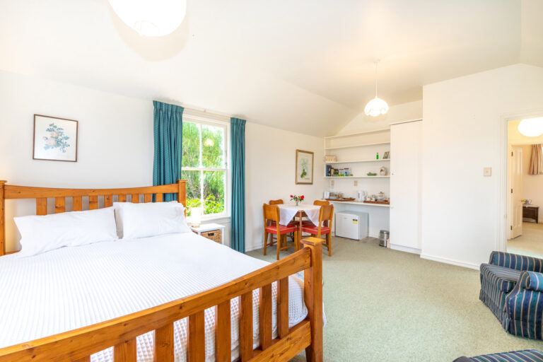 Middlemarch-Strathmore-Bakehouse-B&B-Room