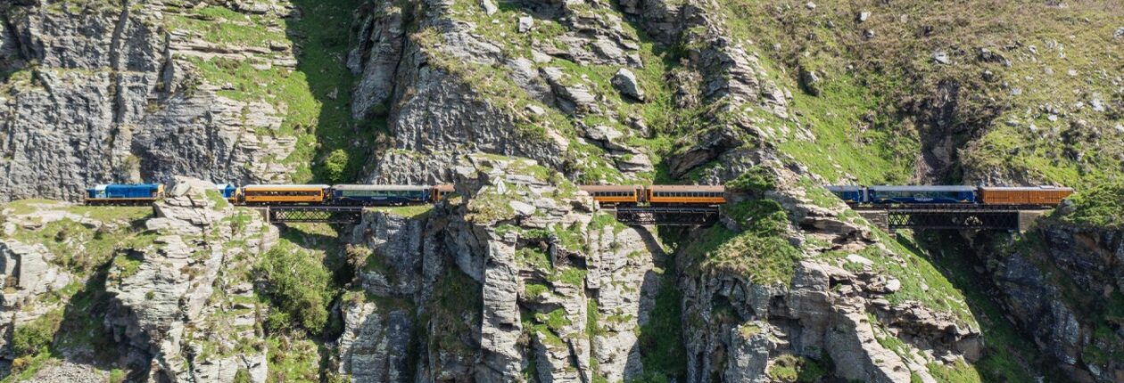 Taieri Gorge Train on way to Pukerangi, Middlemarch